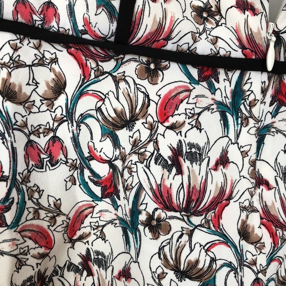 Banana Republic Sleeveless Blouse EUC size 2Petite - Picture 4 of 6